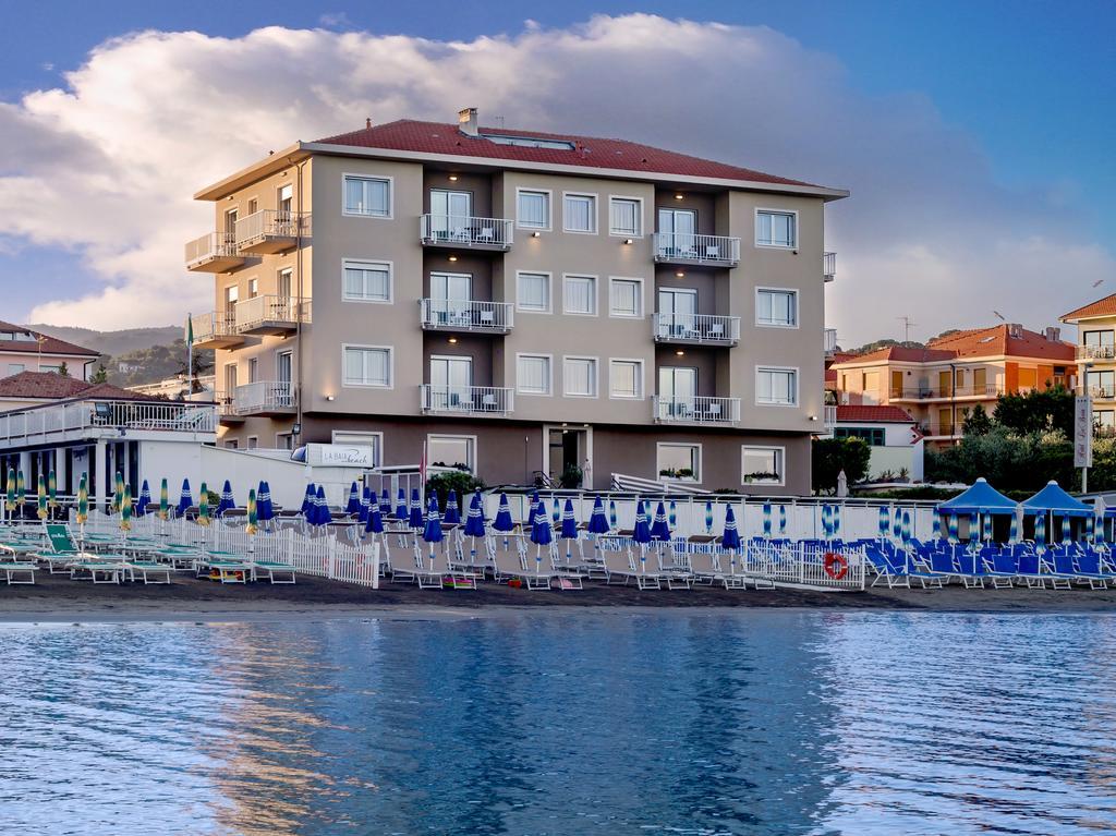 Hotel La Baia Diano Marina Exterior foto